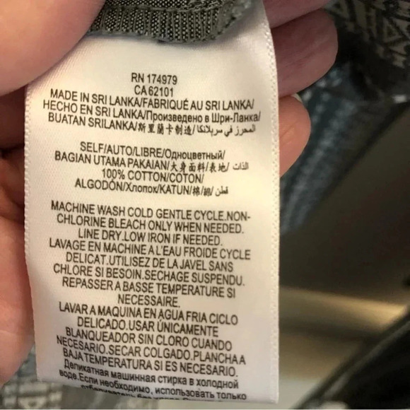 BCBGeneration Gray Stripe Open Longline Gray and White Vest Size Small NWT - Picture 4 of 8